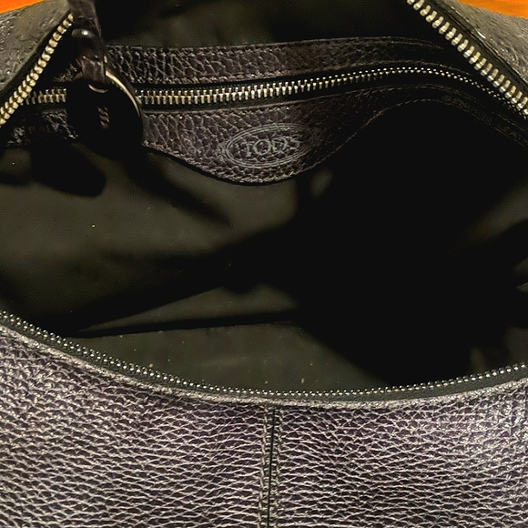 Tod's gunmetal leather shoulder bag - like new! - Picture 4 of 4
